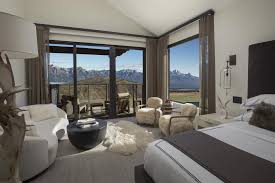 Yellowstone Hotel